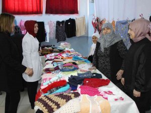 Hayriye Nine Çeyizlik Eşyalarını Satıp Okula Kitap Alacak