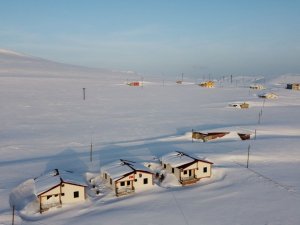 Erzincan’ın Yüksek Kesimleri İle Bayburt Merkezde Kar Yağışı Görüldü