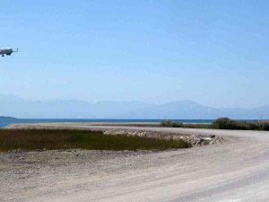 Üzerinden Uçakların Geçtiği Sahil Yolu Tamamlanıyor