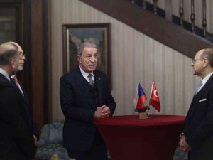 Bakan Akar: "Ülkemizin Göz Bebeği Ordumuzun Her Türlü Günlük Polemiklerin Ve Siyasi İhtirasların Dışında Tutulması, En Doğal Beklentimizdir"