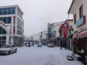 Aşkale Güne Karla Başladı