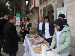 Öğrenciler Kendi Elleriyle Yaptığı Kahvaltılıkları Duru Bebek İçin Sattı