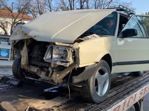 Karabük’te İki Otomobil Çarpıştı : 1 Yaralı