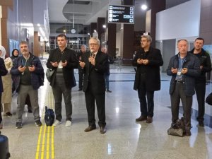 Çanakkale’de Umre Yolcuları Dualarla Uğurlandı