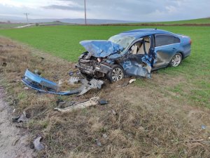 Tekirdağ’da Otomobil İle Kamyonet Çarpıştı: 2 Yaralı