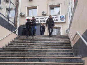 Küçükçekmece’de 80 Bin Liralık Hırdavat Malzemelerini Çalan Şahıs Kamerada