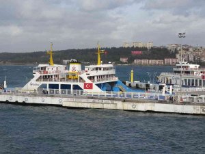 Fırtına Nedeniyle Çanakkale-eceabat Hattındaki Saat 15.00 Feribot Seferi Karşılıklı Olarak İptal Edildi