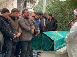 38 Yaşında Kalbine Yenik Düşen Antikacı, Üsküdar’da Toprağa Verildi
