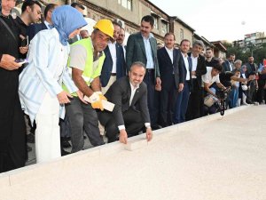 Bursa’da Tarihi Hanlar Bölgesi’nde Zaman Tersine Akıyor