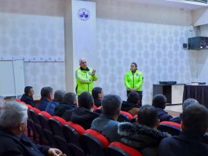 Elazığ’da Halk Otobüsü Şoförlerine Trafik Eğitimi Verildi