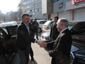 Eski Bakan Pakdemirli’den İ̇hlas Medya Grubu Temsilcisi Kahraman’a Ziyaret