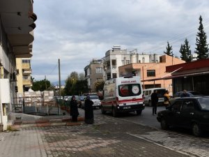 Hatay’da 4 Çocuk Annesi, Apartman Boşluğuna Düşerek Öldü