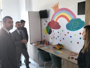 Üniversiteli Gençler Hasta Çocuklar İçin Eğlence Odası Hazırladı