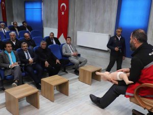 Hakkari’de Muhtarlar "Aile Okulu"nda