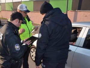Polis Ekipleri Öğrencilerin Güvenli Ortamda Eğitim Alması İçin Sahada