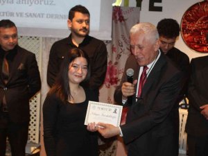 Kastamonu’da Şiir Dinletisi Büyük Beğeni Aldı
