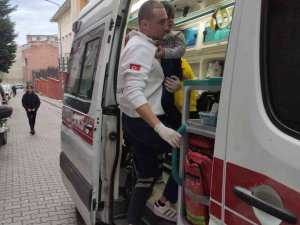 Çocuklarını Yalnız Bıraktığı Evde Yangın Çıktığını Gören Anne Sinir Krizi Geçirdi