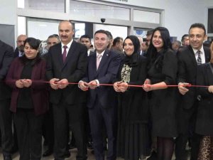 Batman’da Sanatseverler Sergi Ve Kitap Tanıtımında Buluştu