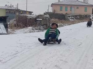 Çocukların Kızak Keyfi