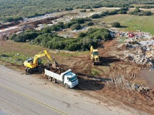 Didim’de Moloz Temizleme Çalışması Yapıldı