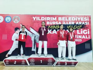 Bursa’dan 15 Madalya Ve 8 Kupa İle Döndüler