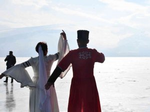 Çıldır Gölü Üzerinde Kafkas Gösterisi