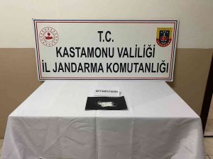 Jandarma Ekiplerinin Şüphe Üzerine Durdurduğu Araçtan Metamfetamin Çıktı: 2 Tutuklama