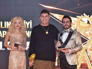Yavuz’a Yılın En İyi Çıkış Yapan Fenomeni Ödülü
