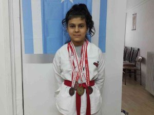 Eskişehir’de Yaşayan Iraklı Türk Kızın Taekwondo Başarısı