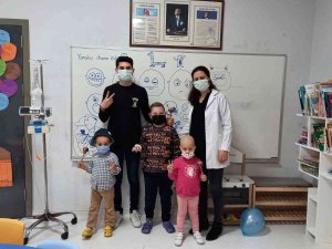 Hastanede Tedavi Gören Çocukları Doyasıya Eğlendirdiler