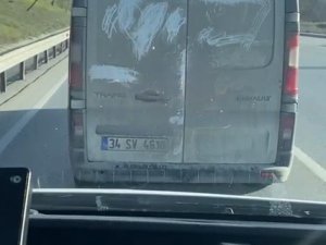 Ambulansa Yol Vermeyen Sürücü Kamerada
