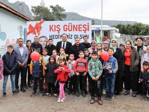 Yüreğir Belediyesi Soğuk Havalarda Çocukları Unutmadı