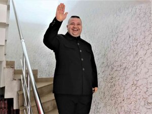 Kim Jong-un’a Benzerliği İle Ün Saldı, Dünyanın Dört Bir Tarafından Teklif Yağıyor