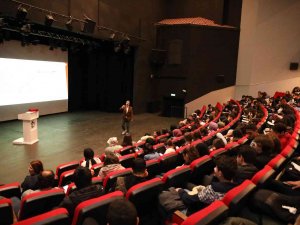 Öğrencilere Taktiklerle Paragraf Eğitimi Verildi