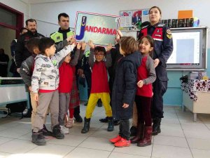 Alfabeyi Eğlenerek Öğreniyorlar