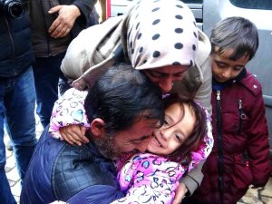 Kaçırılan Çocuğun Ailesine Kavuşma Anları