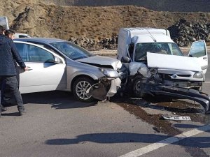 Gümüşhane’de Trafik Kazası: 3 Yaralı