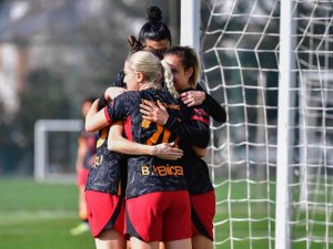 Turkcell Kadın Futbol Süper Ligi: Galatasaray: 5 - 1207 Antalyaspor: 0