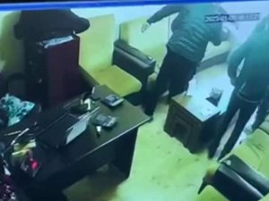 Zeytinburnu’nda Sahte Polisler 100 Bin Euroyu Gasp Etti