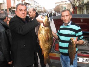 Kebap Diyarında Balık Avlayarak Geçimlerini Sağlıyorlar