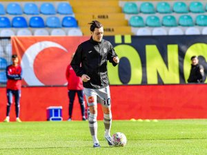 Başakşehir’de Mesut Özil, 125 Gün Sonra Sahada