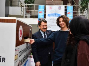 Öğrenciler Kitaplarını Hükümlülere Bağışladı
