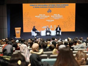 Başakşehir’de İ̇stihdam Zirvesi’ne Katılım Yoğun Oldu
