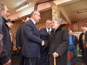 Vali Karadeniz, Akhisar’da Muhtarlar Ve Vatandaşlarla Bir Araya Geldi