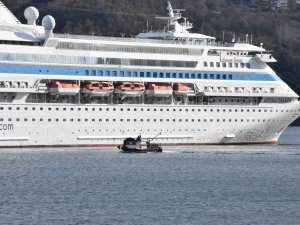 Limana Çarpan Kruvaziyer Amasra’da Bekletilecek