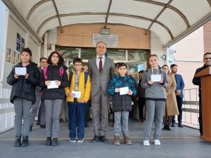 Bu Yarışmada Öğrenciler Okudukları Kitaplarla Yarıştı