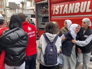 Kartal’da Apartman Dairesi Alev Alev Yandı: 3 Kişi Mahsur Kaldı