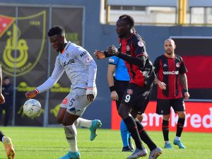 Ziraat Türkiye Kupası: Fatih Karagümrük: 2 - Medipol Başakşehir: 2 (Maç Sonucu)