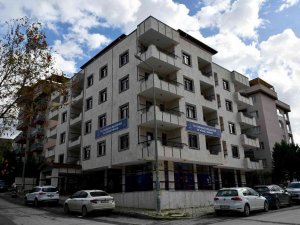 Kuşadası Belediyesi Ek Hizmet Binasına Taşındı