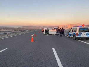 Niğde’de Ticari Araç Devrildi: 10 Yaralı